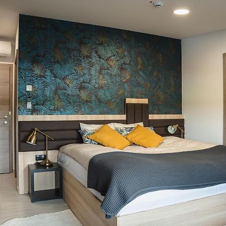 B&B La Siesta Markovci Exteriör bild